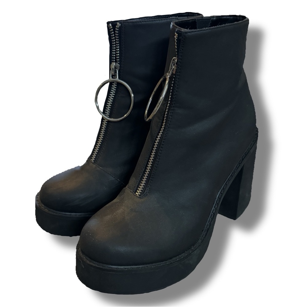 Platform zip up boots